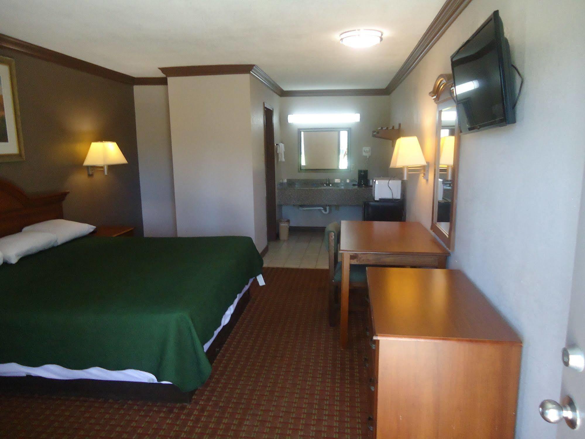 Super 6 Inn Carencro Экстерьер фото